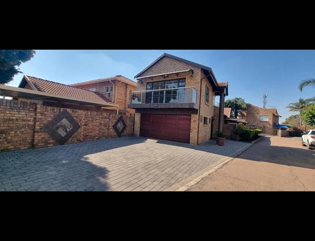 4 BEDROOM HOUSE FOR SALE IN WIERDAGLEN ESTATE